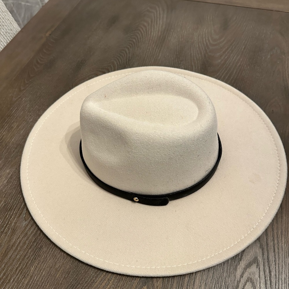 Women’s Boutique Fedora Cream Hat‎ with Black Strap